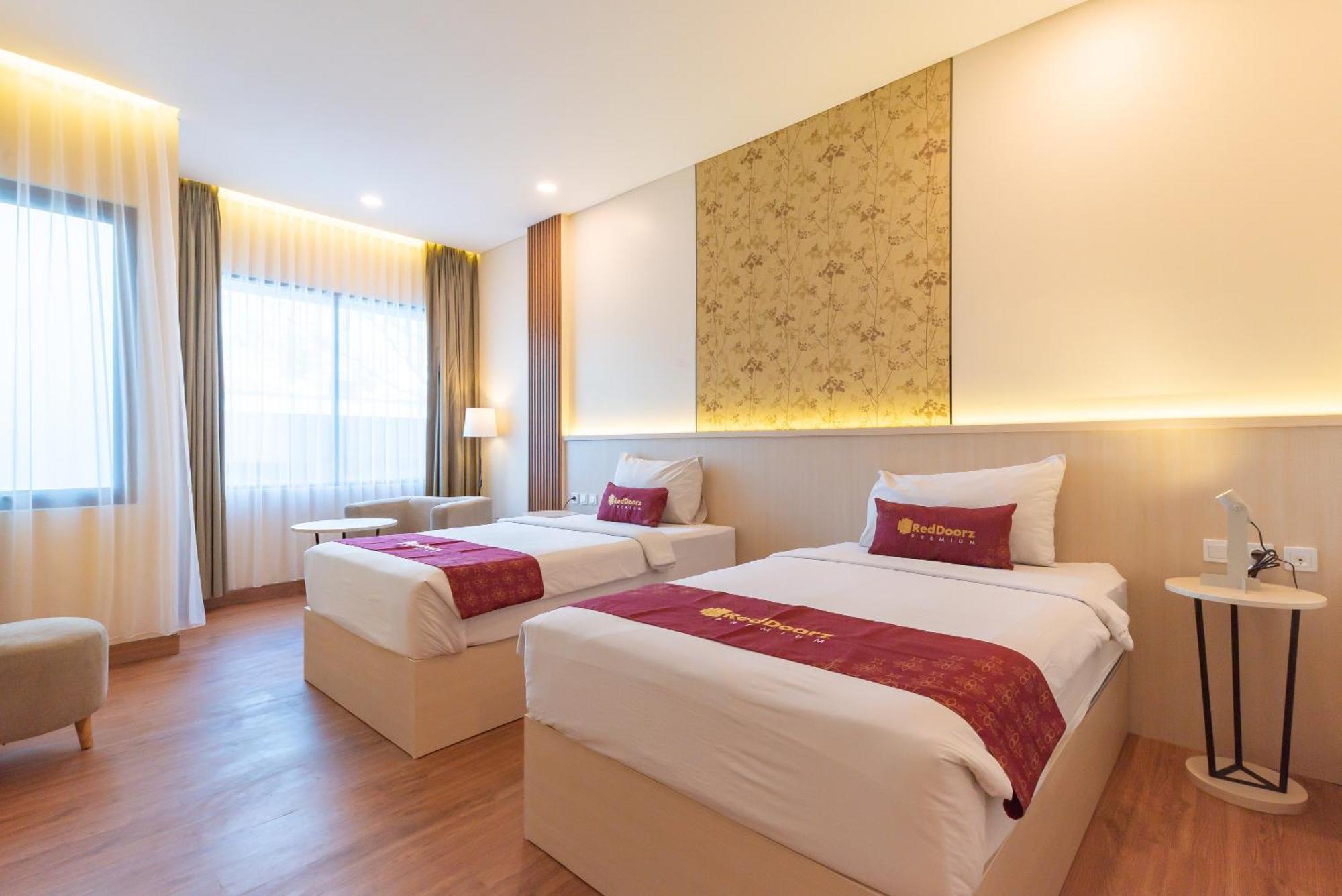 Reddoorz Premium Near Paris Van Java Mall Bandung Exterior foto